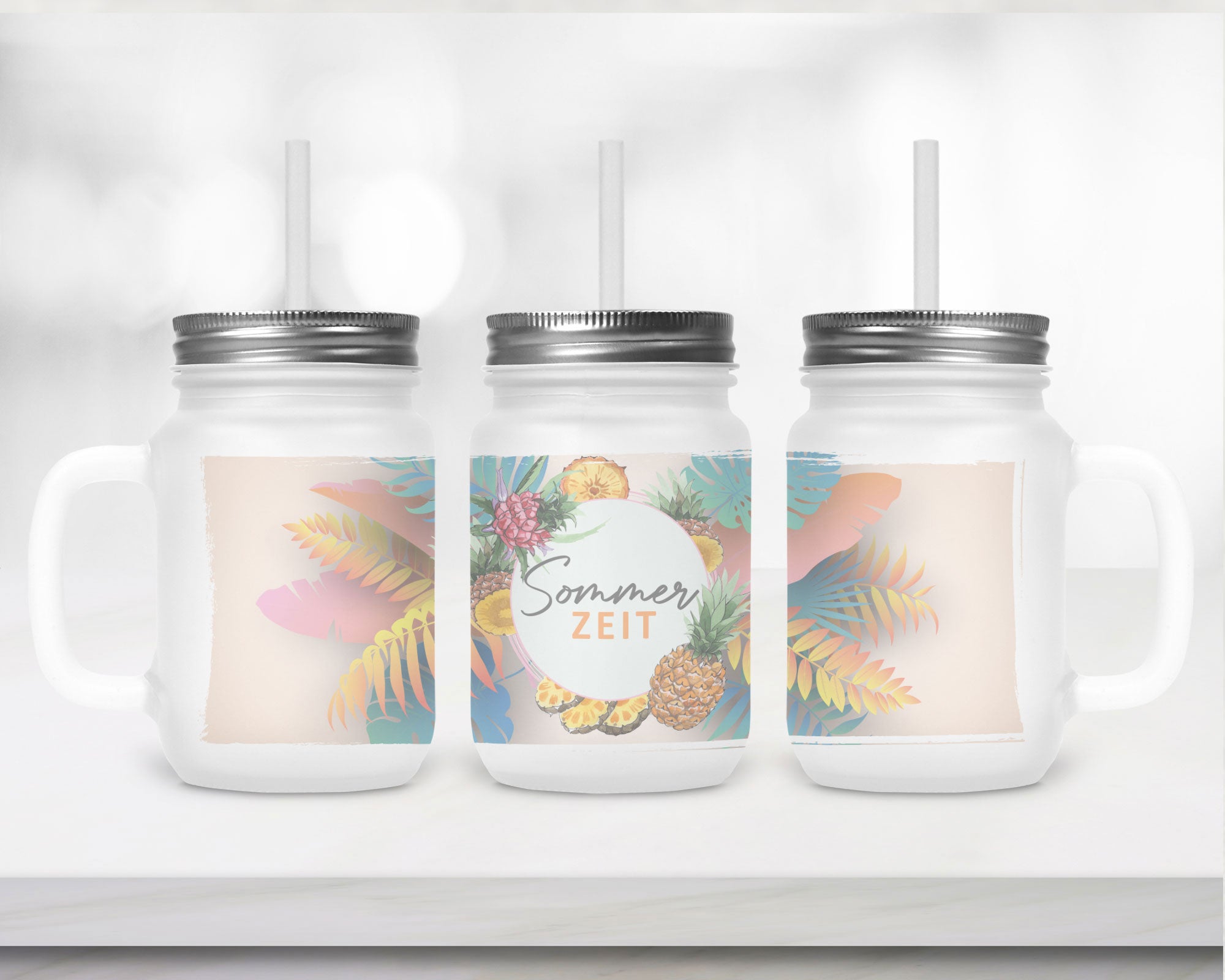 Henkelglas mit Deckel und Trinkhalm Sommerzeit