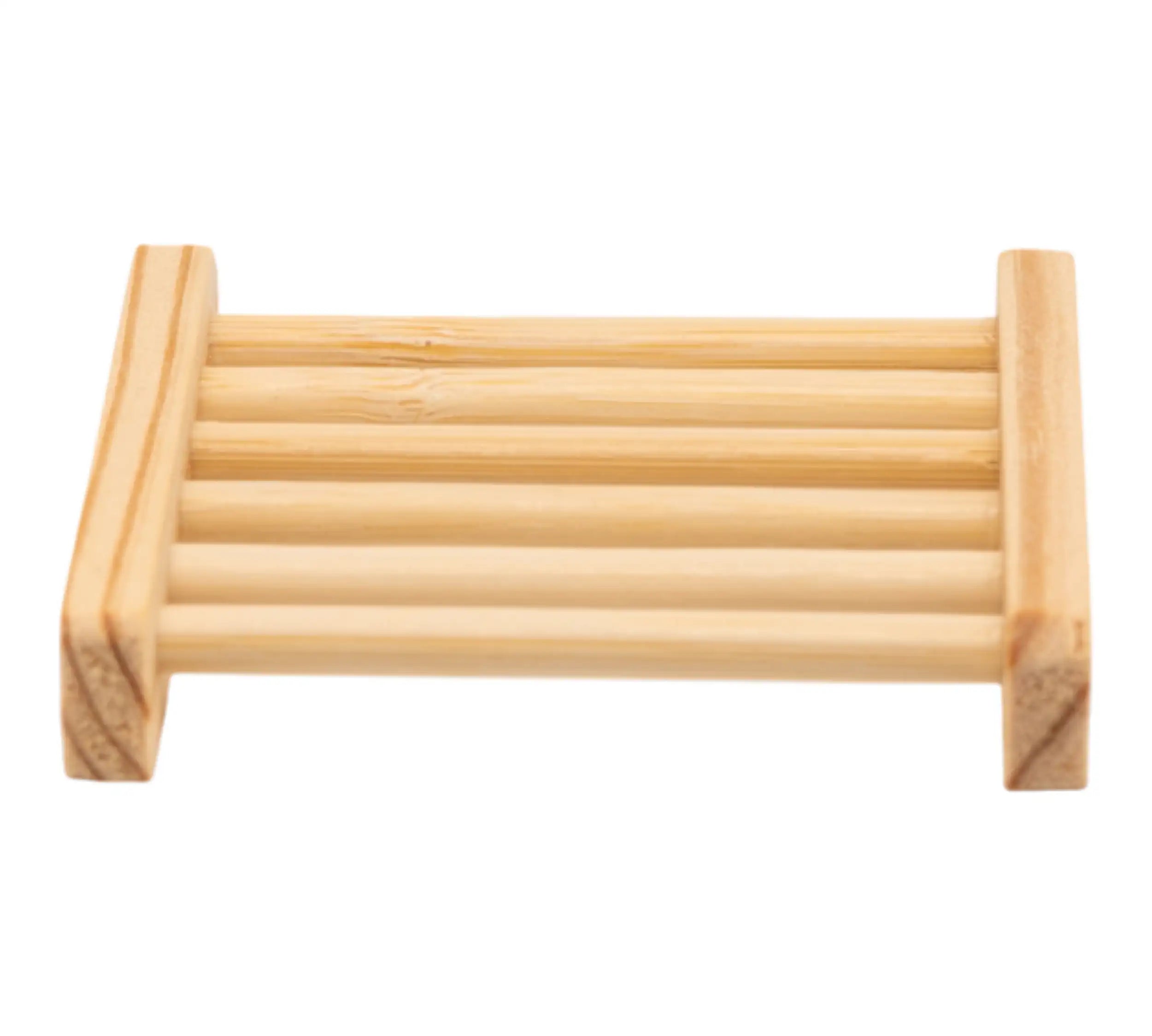 Seifengitter aus hellem Holz – natürlich & luftig