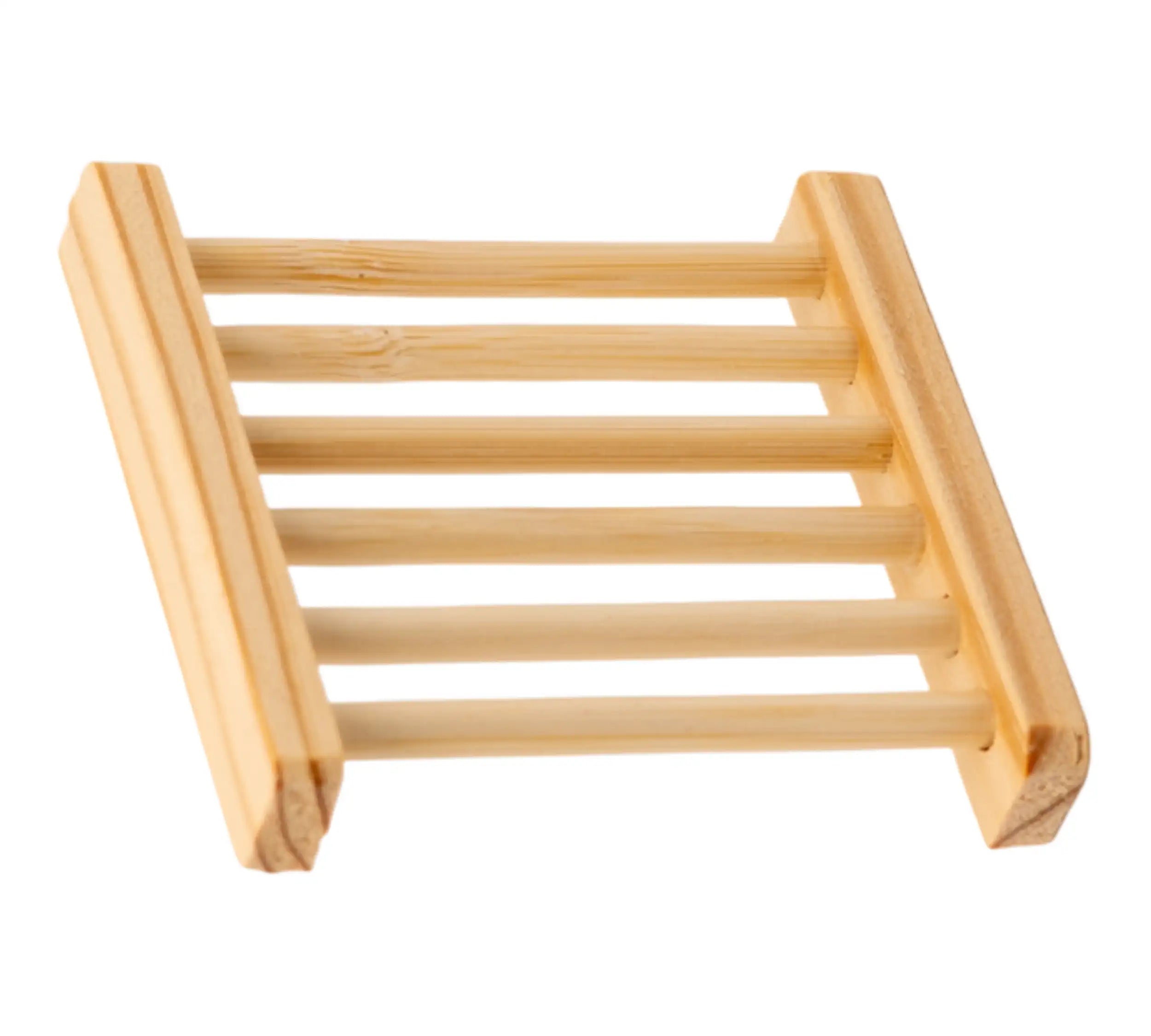 Seifengitter aus hellem Holz – natürlich & luftig