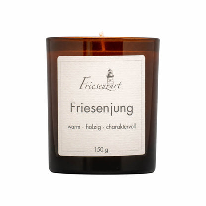 Duftkerze Friesenjung warm · holzig · charaktervoll
