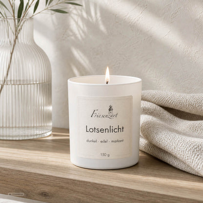 Duftkerze Lotsenlicht dunkel · edel · markant