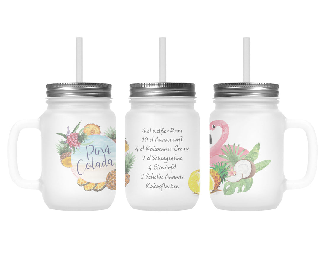 Henkelglas mit Deckel, Trinkhalm und Pina Colada-Rezept