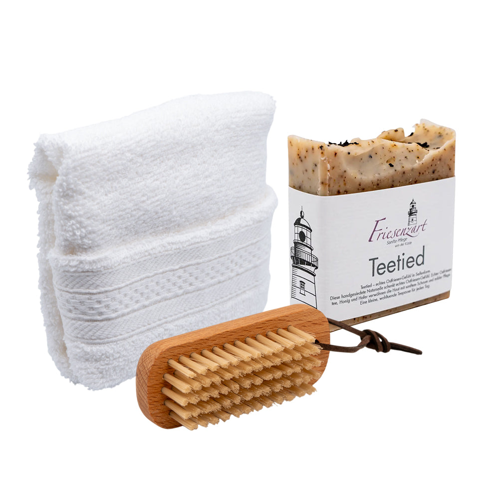 Pflege-Set „Teetied“ – Seife, Bürste &amp; Gästehandtuch