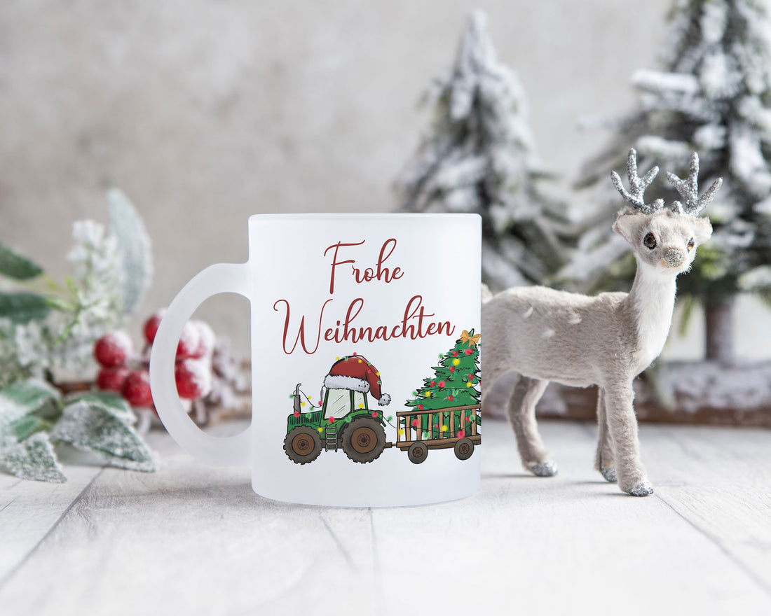 Satinierte Glastasse Frohe Weihnachten Trecker